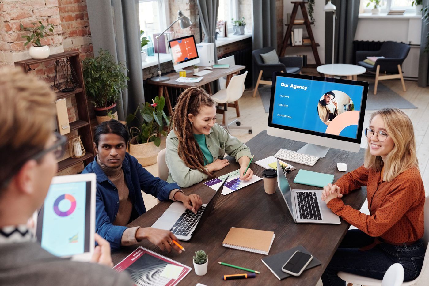 AI nel marketing: perché usare ChatGPT non basta (e cosa serve davvero)